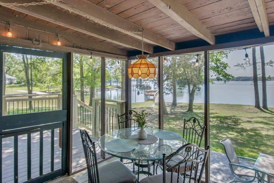 Lake Wateree Retreat: Dock & Screened Porch! Cottage in Lake Wateree