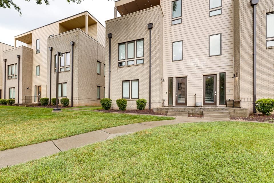 Pet-Friendly Abode w/ Balcony in East Nashville! Apartment in East Nashville