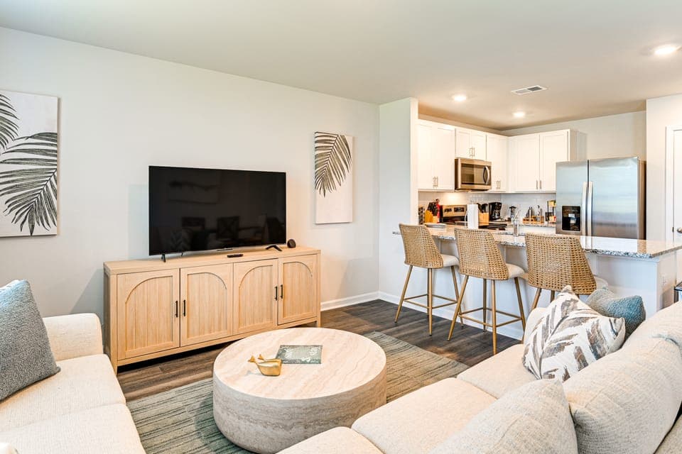 2 Mi to Shore: Newly Built Surfside Beach Gem Apartment in Surfside Beach