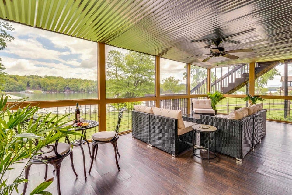 Lake Chatuge Home: Boat Dock, Hot Tub & Perks! House in Tennessee
