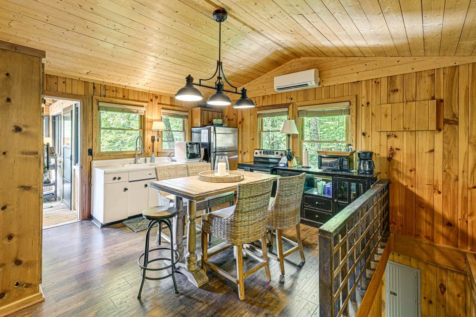 Hike, Fish & Explore: Family Retreat in Highlands House in Highlands