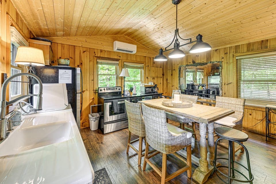 Hike, Fish & Explore: Family Retreat in Highlands House in Highlands