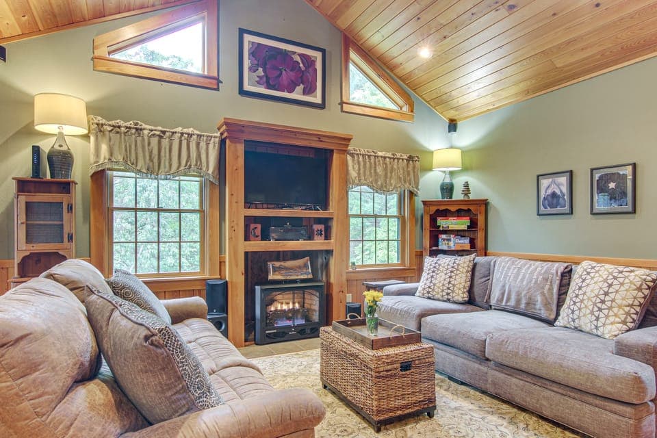Wraparound Porch w/ Views: Blue Ridge Mtn Gem! House in Mitchell County