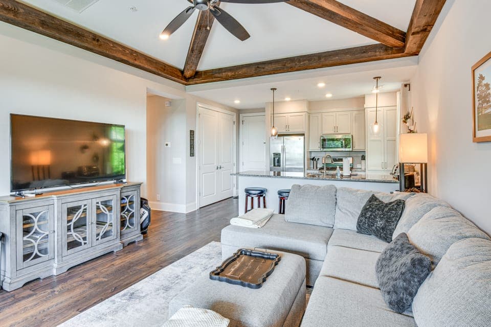 Community Perks: Mountain-View Condo in Toccoa! Apartment in Lake Hartwell