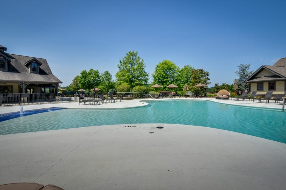 Community Perks: Mountain-View Condo in Toccoa! Apartment in Lake Hartwell