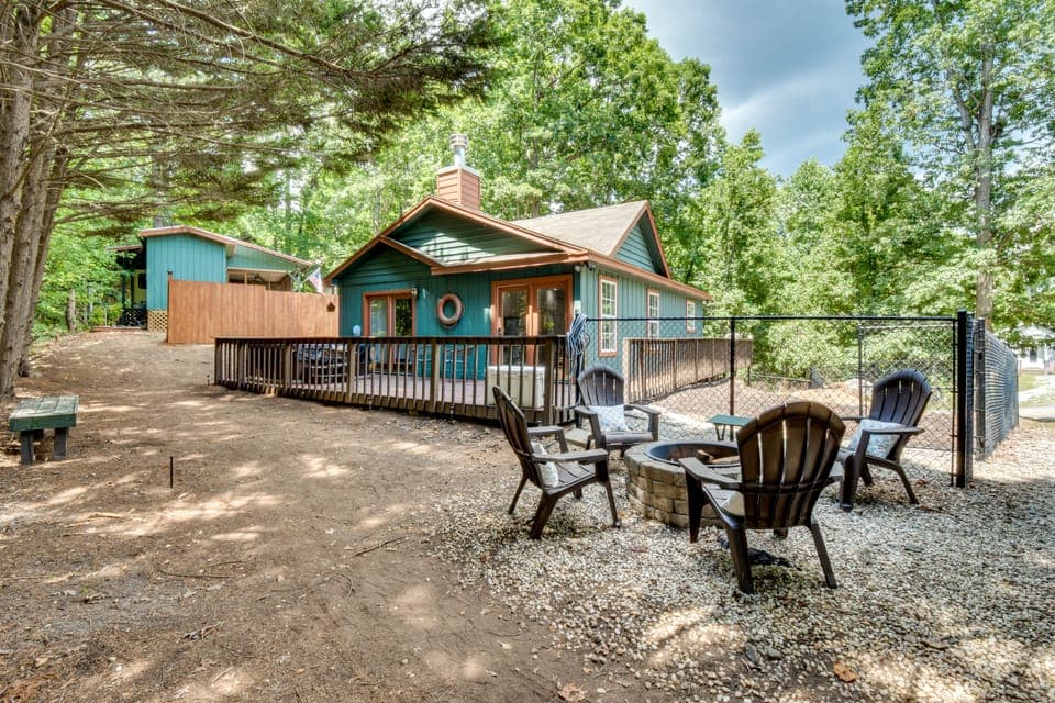 Dock & Hot Tub at Fair Play Hideaway! House in Fair Play
