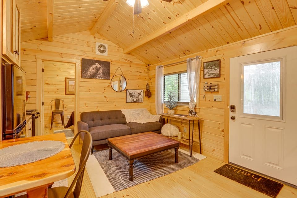 15 Mi to Blue Ridge: Forested Cabin w/ Decks! House in Union County