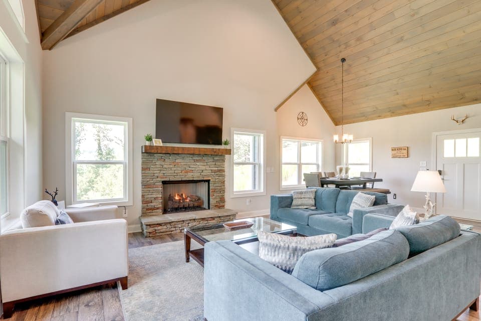 Cozy Blue Ridge Cabin: Game Room & Mountain Views House in Union County