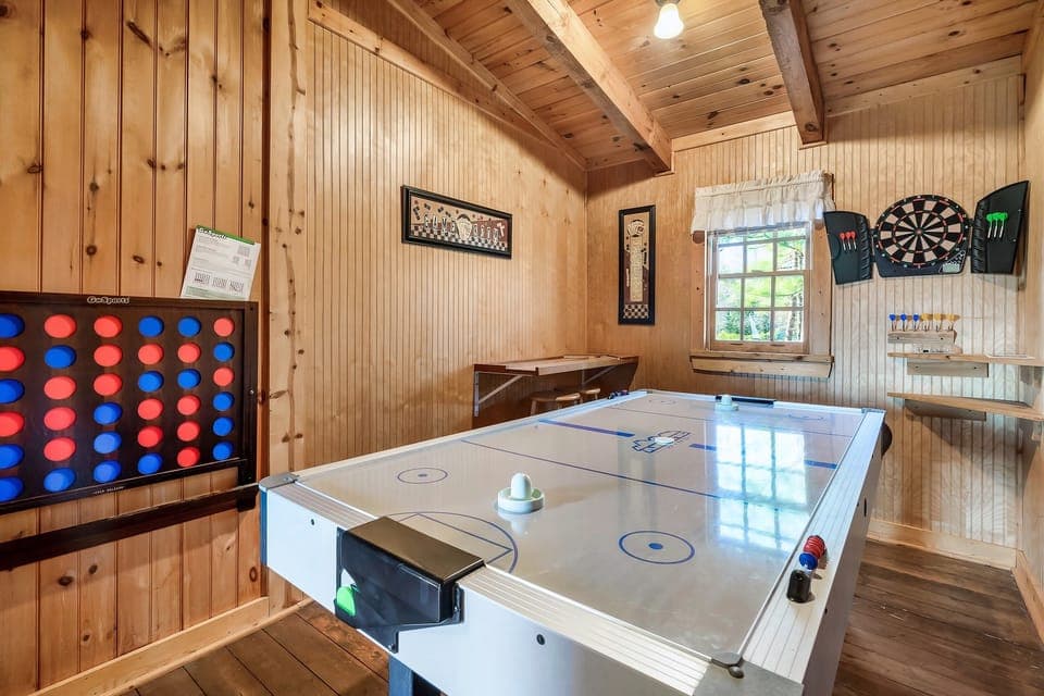 Hot Tub & Game Room! Family Cabin Near Gatlinburg House in Sevier County