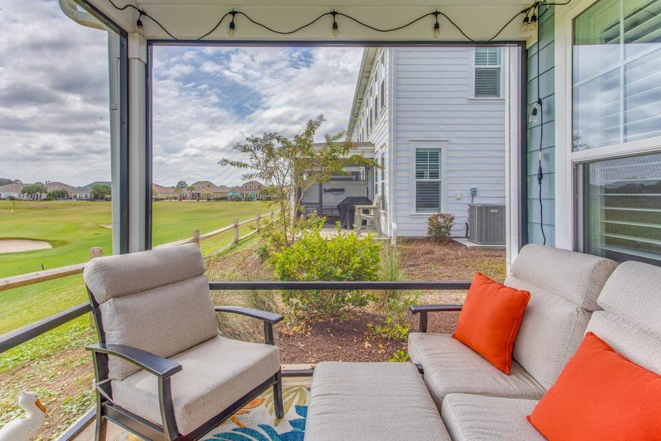 Barefoot Resort Golf Getaway: Pool + Beach Shuttle Apartment in North Myrtle Beach