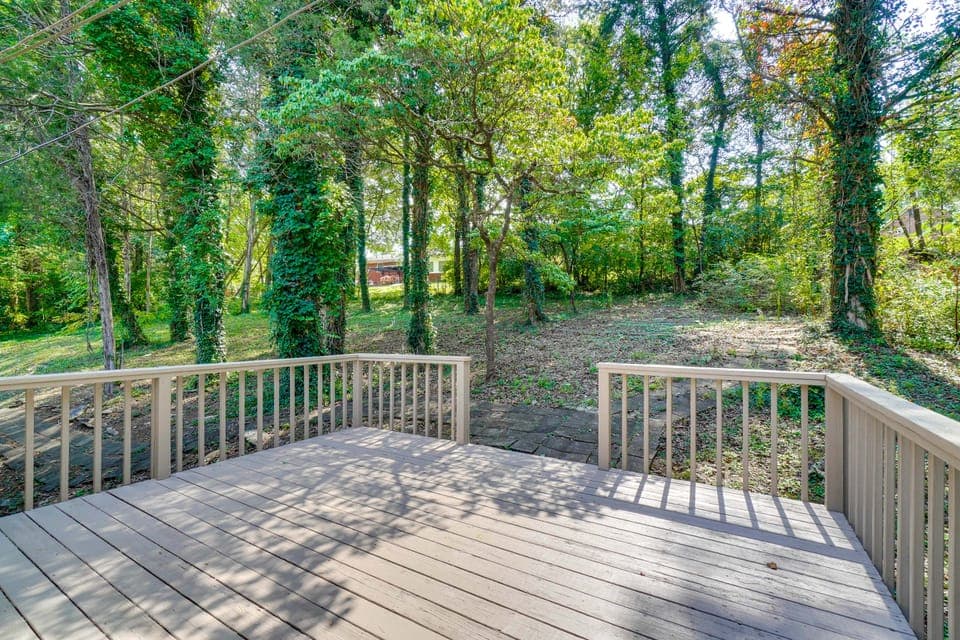 1 Mi to Dtwn: Quiet Retreat w/ Yard in Clinton House in Tennessee