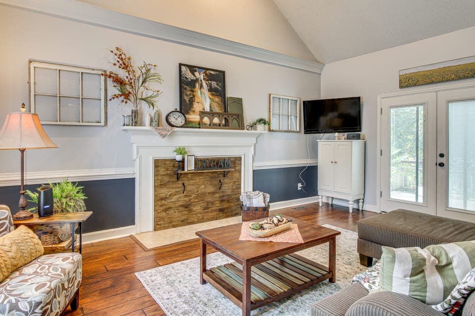 3 Mi to Marina: Quiet Getaway w/ Deck in Lexington House in South Carolina