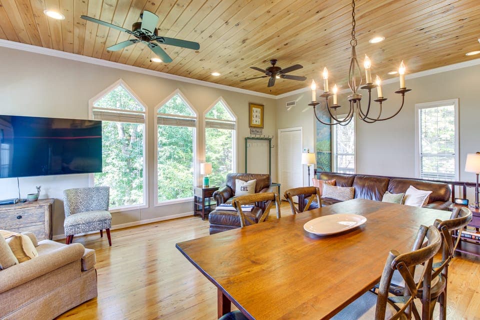 Lake View Home in Silver Point: Walk to Marina House in Center Hill Lake