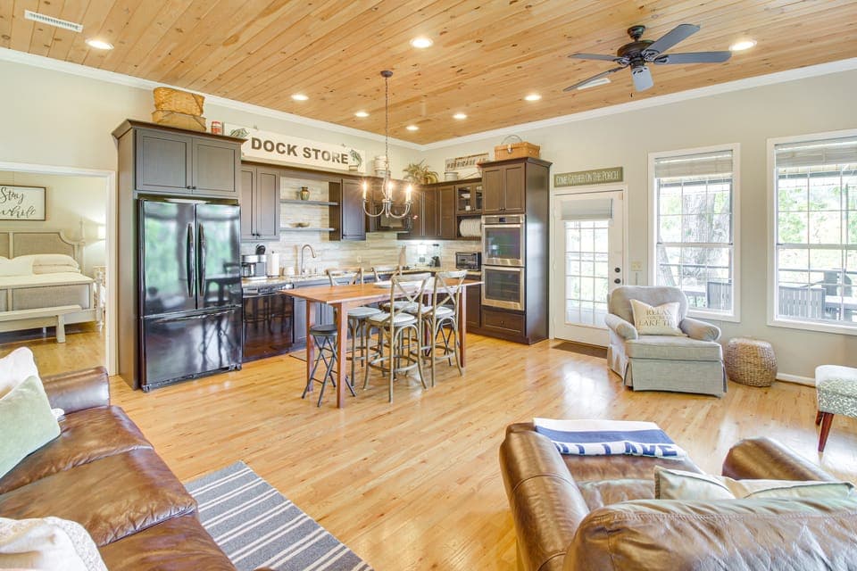 Lake View Home in Silver Point: Walk to Marina House in Center Hill Lake
