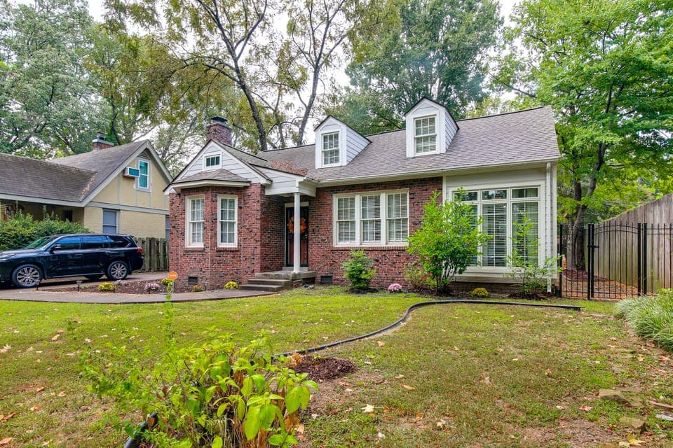 Fire Pit & Yard! Charming Home, 5 Mi to FedExForum House in Memphis