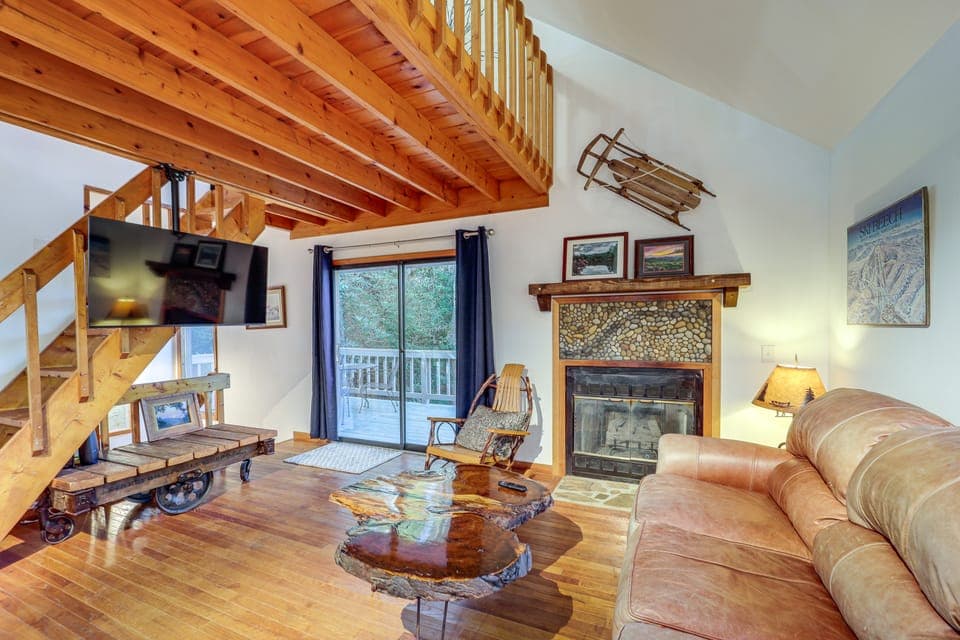 Families Welcome! Blue Ridge Cabin w/ Fire Pit House in Brushy Fork