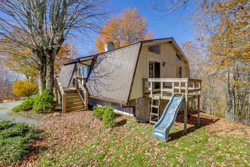 2 Mi to Beech Mtn Resort: Family Home w/ Hot Tub! House in Beech Mountain