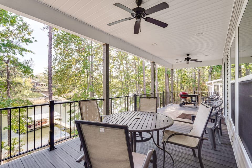 Clark's Hill Lake Retreat! Waterfront Home w/ Dock House in Clarks Hill Lake