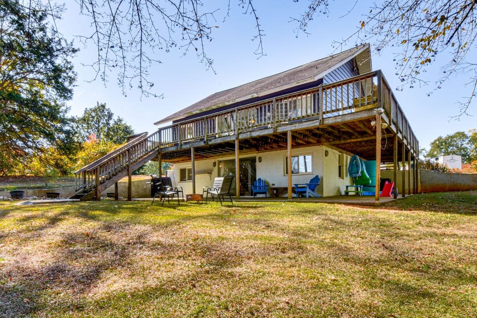 Dock + Views: Family Retreat on Lake Hartwell! House in Lake Hartwell