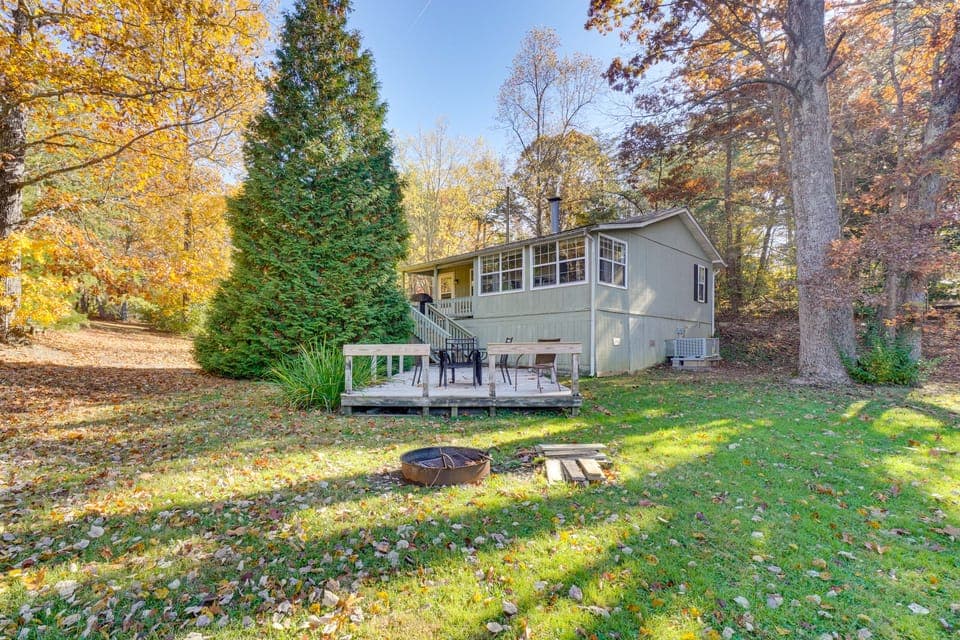 10 Mi to GSMNP: Scenic Lake in the Sky Retreat! House in Great Smoky Mountains