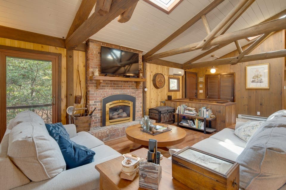 Blue Ridge Mtns Hiker's Haven w/ On-Site Trails House in Tennessee