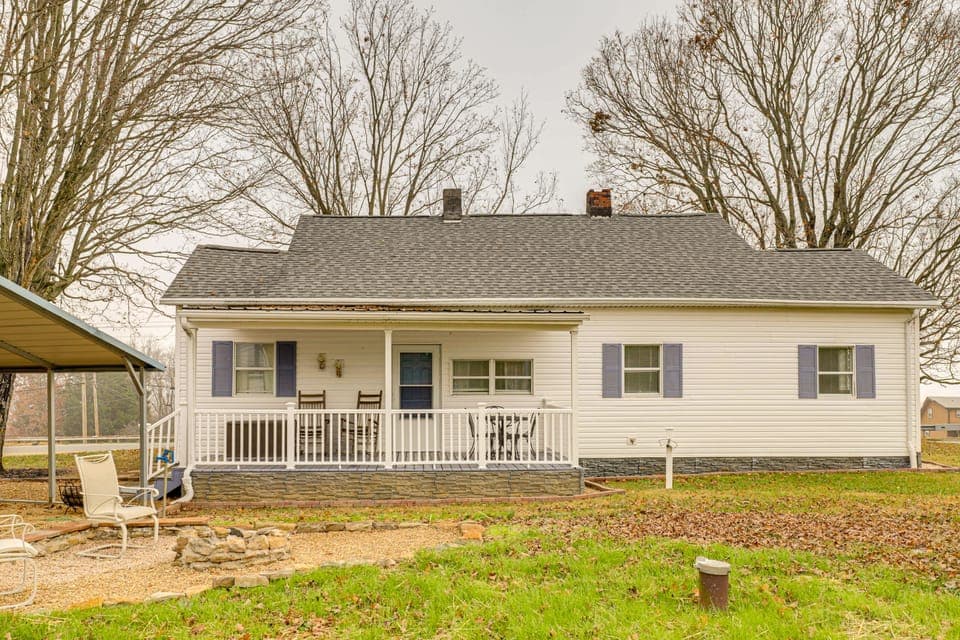 Boat, Fish & Relax: Home Near Lake Cherokee House in Cherokee Reservoir