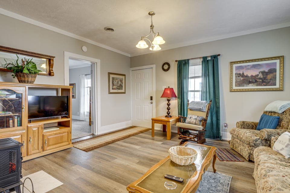 Boat, Fish & Relax: Home Near Lake Cherokee House in Cherokee Reservoir