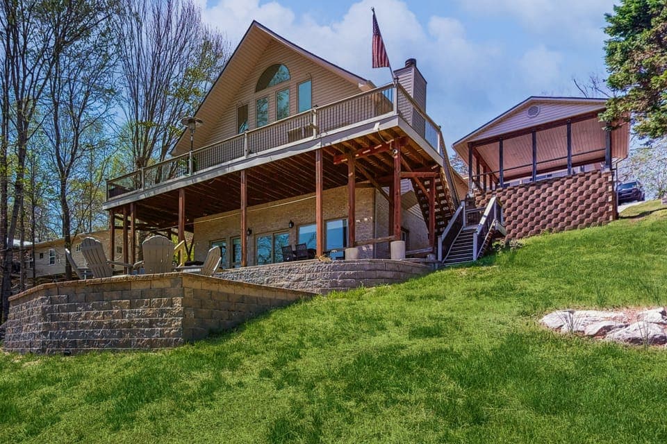 Outdoor Spa + Dock! Scenic Norris Lake Retreat House in Caryville