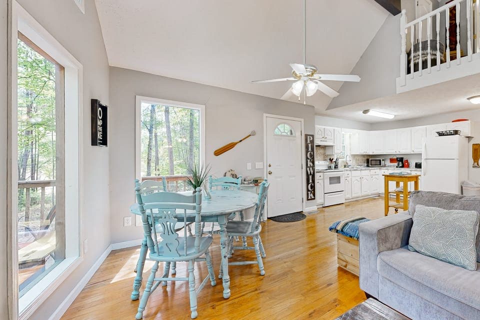1 Mi to Pickwick Lake! Tranquil Wooded Cabin House in Pickwick Lake
