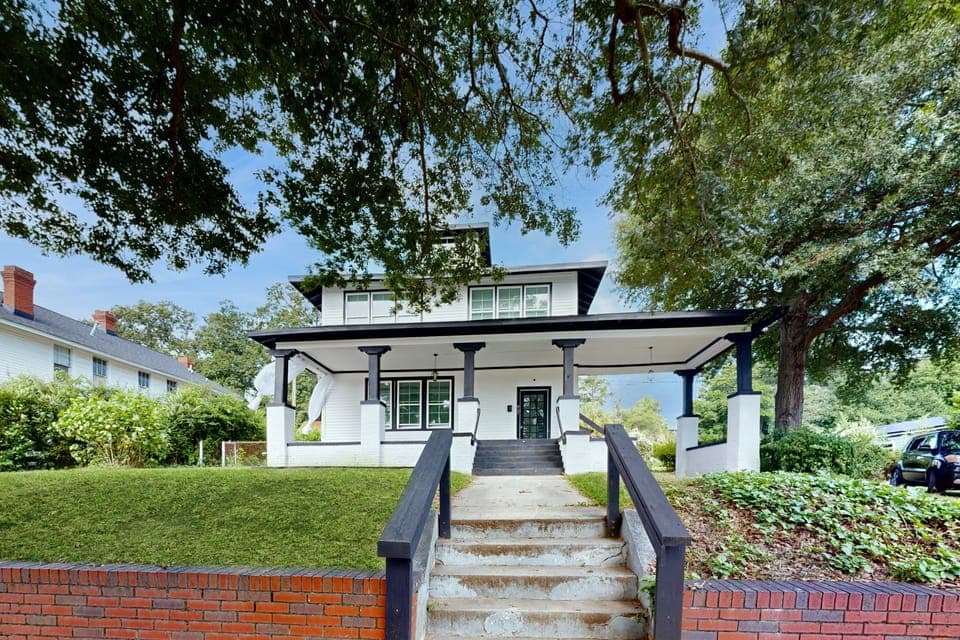 < 2 Mi Dtwn Augusta: Charming Historic Home House in North Augusta