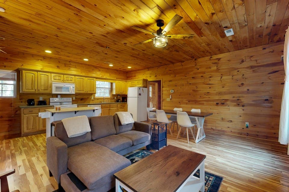 Near Lake! Tennessee Family Getaway w/ Game Room House in Tennessee