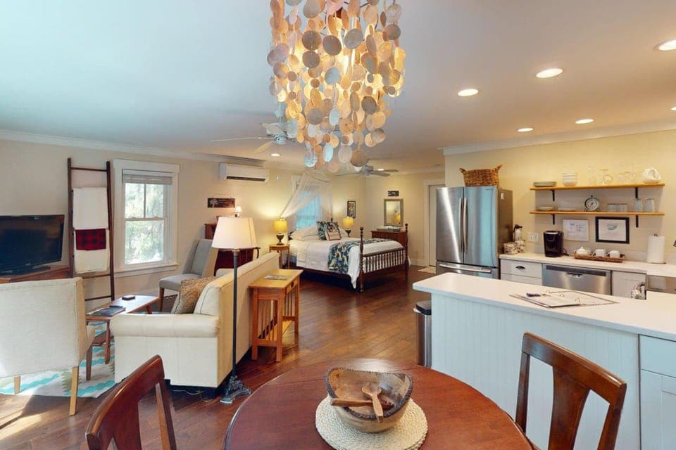 Steps to Riverfront: Dtwn Bluffton Studio! Apartment in Bluffton
