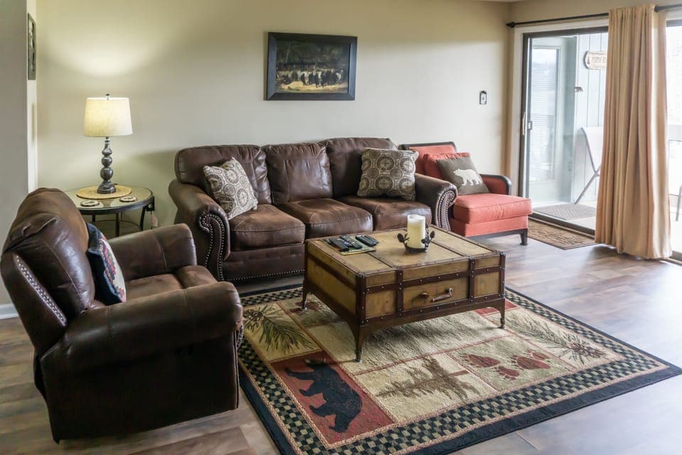 1 Mi to Dtwn Pigeon Forge! Mtn-View Gem w/ Balcony Apartment in Pigeon Forge