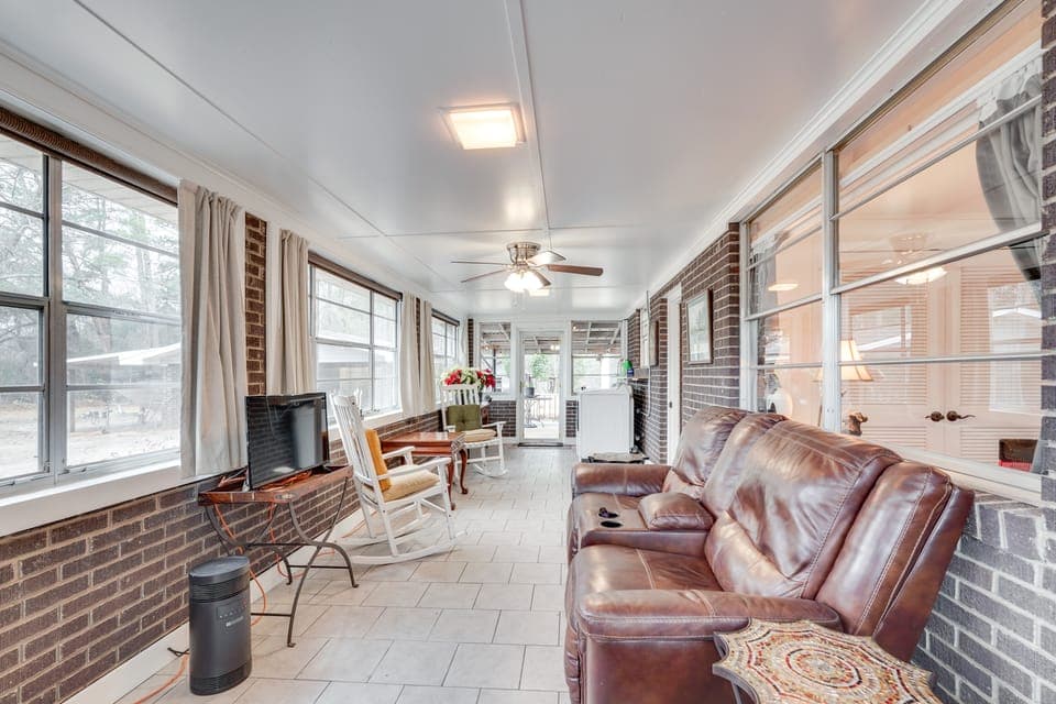 Greenwood Retreat: Perfect for Travel Nurses! House in South Carolina