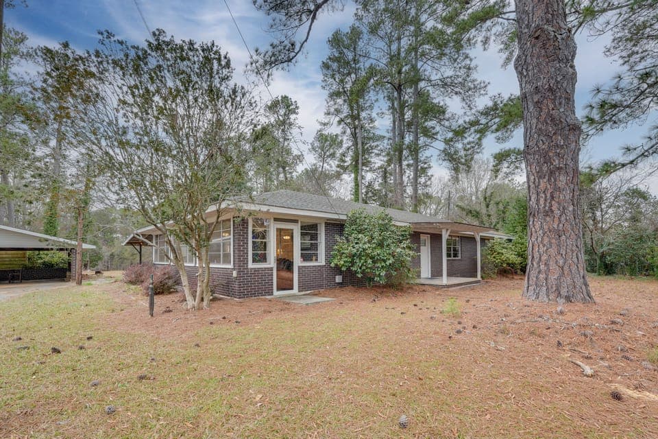 Greenwood Retreat: Perfect for Travel Nurses! House in South Carolina