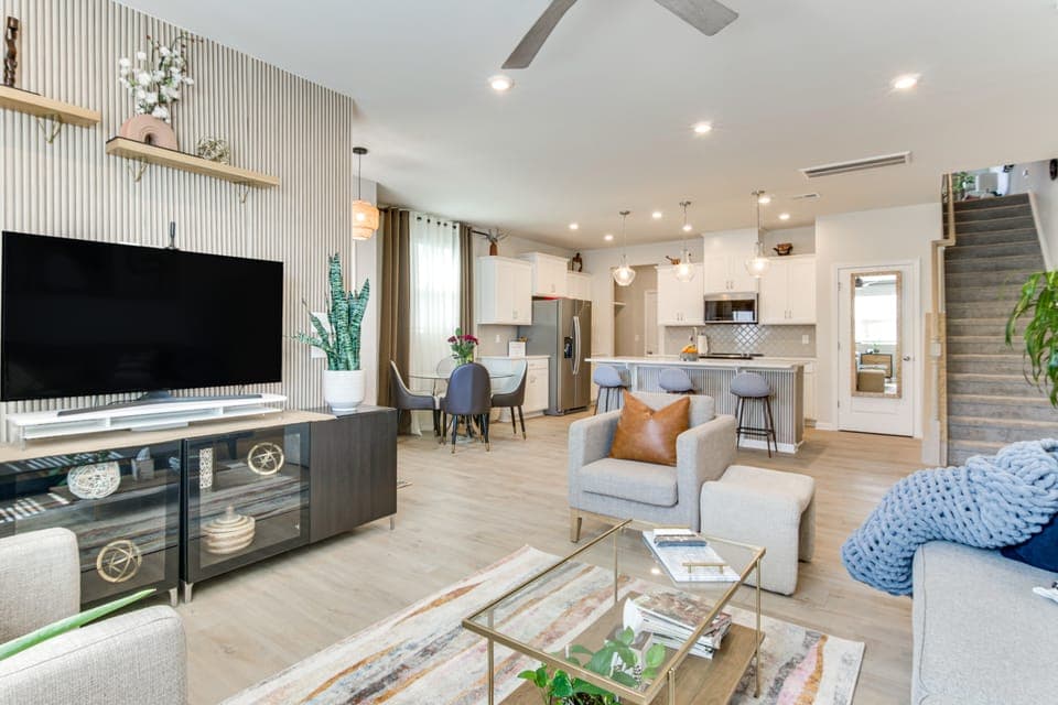 3 Mi to Lake Wylie! Modern Charlotte Townhome Apartment in Lake Wylie