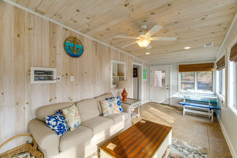 Butler Home at Watauga Lake w/ Furnished Patio! Cottage in Watauga Lake