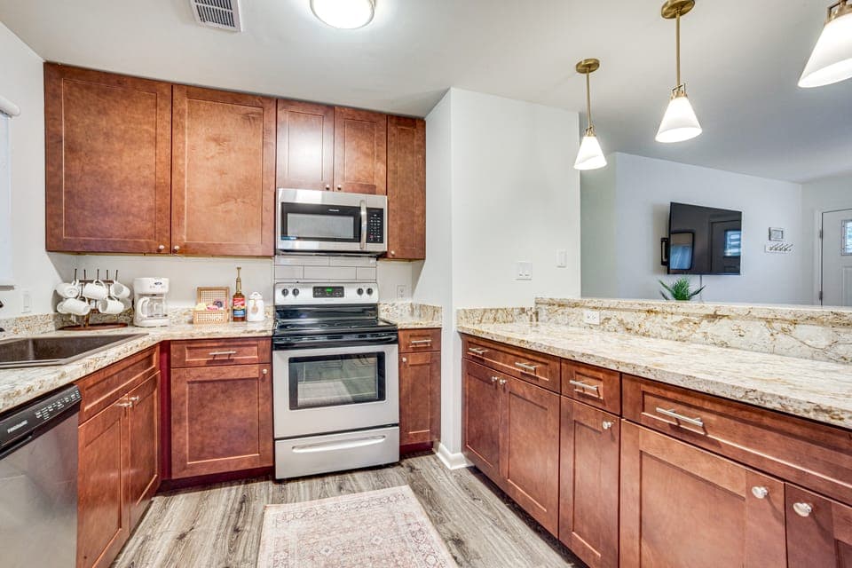 Relax Fireside: Family Home 6 Mi to Dtwn Beaufort! House in Beaufort
