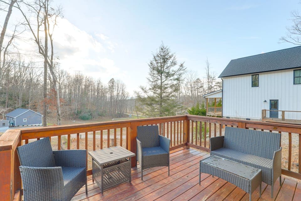 Hike & Bike! Peaceful Wooded Retreat in Old Fort House in Tennessee