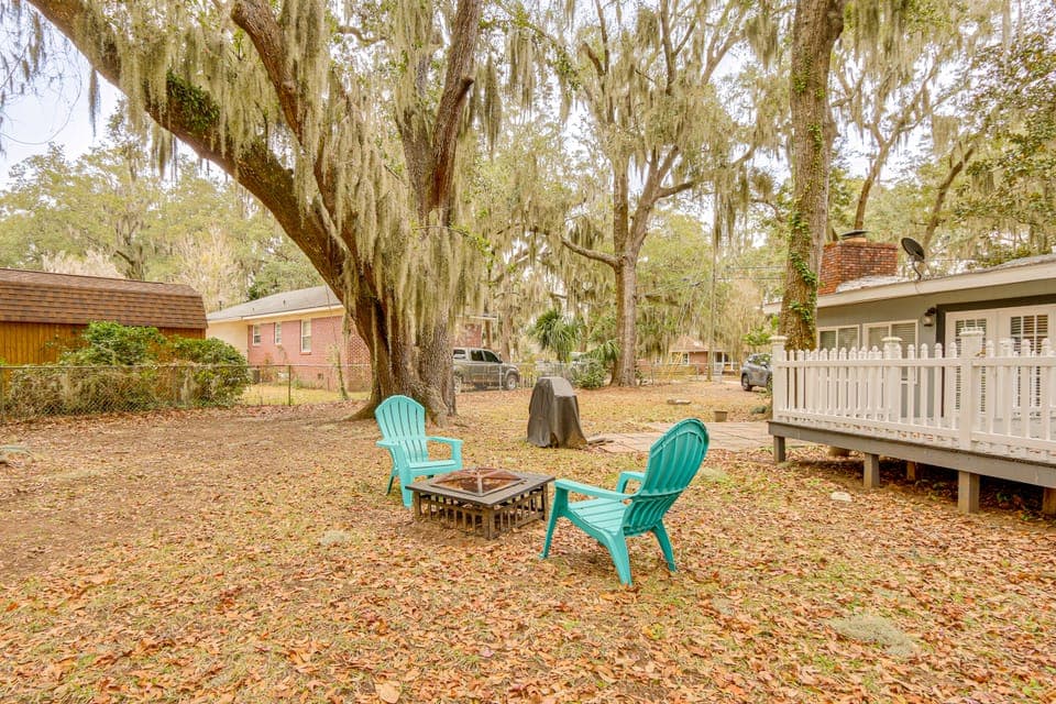 5 Mi to Historic Dtwn Beaufort: Family Gem w/ Yard House in Port Royal