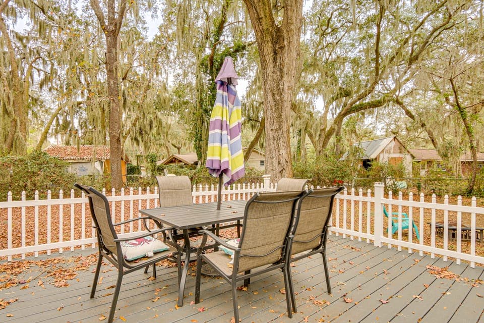5 Mi to Historic Dtwn Beaufort: Family Gem w/ Yard House in Port Royal