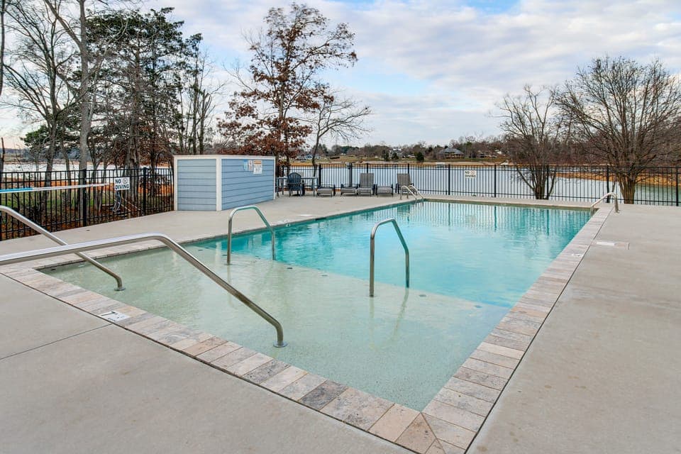 Shoreside Getaway on Tims Ford Lake w/ Pool Access House in Tennessee