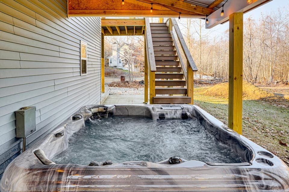 Peaceful Retreat w/ Hot Tub Near Lake Barkley! House in Lake Barkley