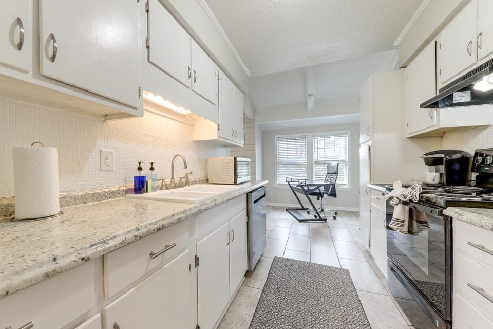 Suburban Family Home 18 Mi to Dtwn Charleston! House in Goose Creek