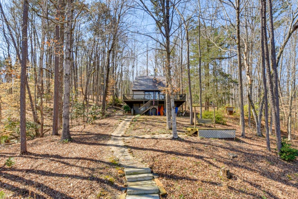 Lake Keowee Family Retreat w/ Private Dock House in Lake Hartwell