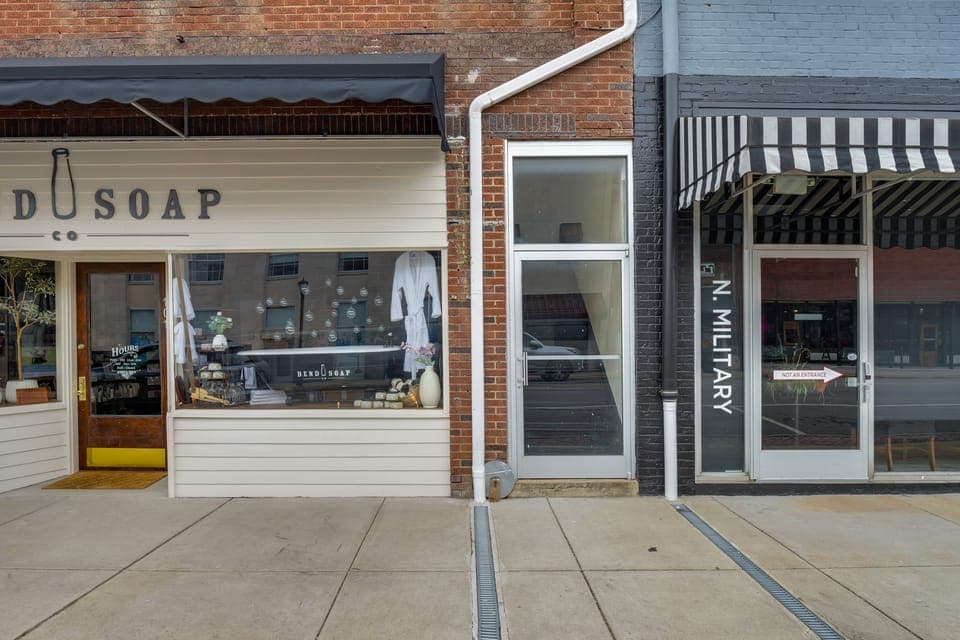 Historic Lawrenceburg Loft: Balcony + Square Views Apartment in Tennessee