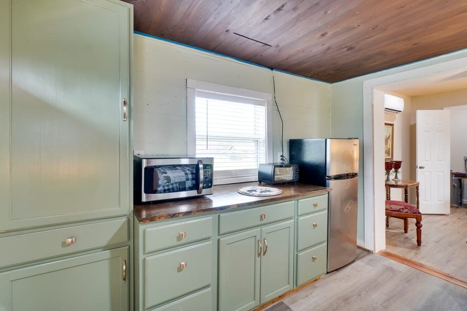 Explore Cades Cove & Smoky Mtns! Restored Cabin House in Townsend