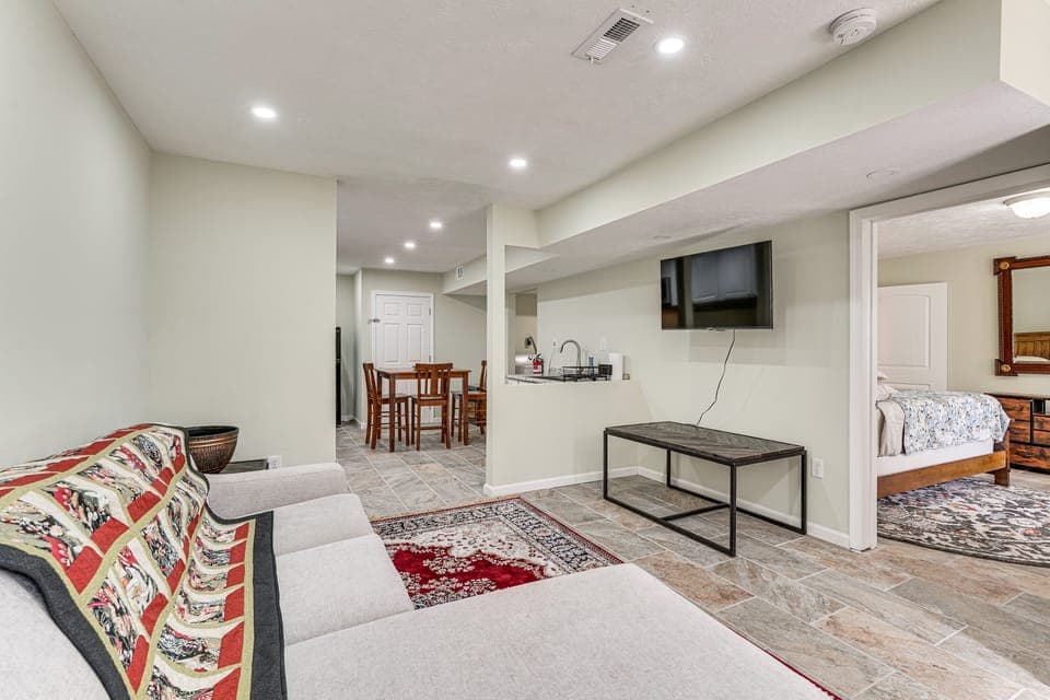 Near Bruce's Field, Downtown & Hospital! Cozy Unit Apartment in Aiken
