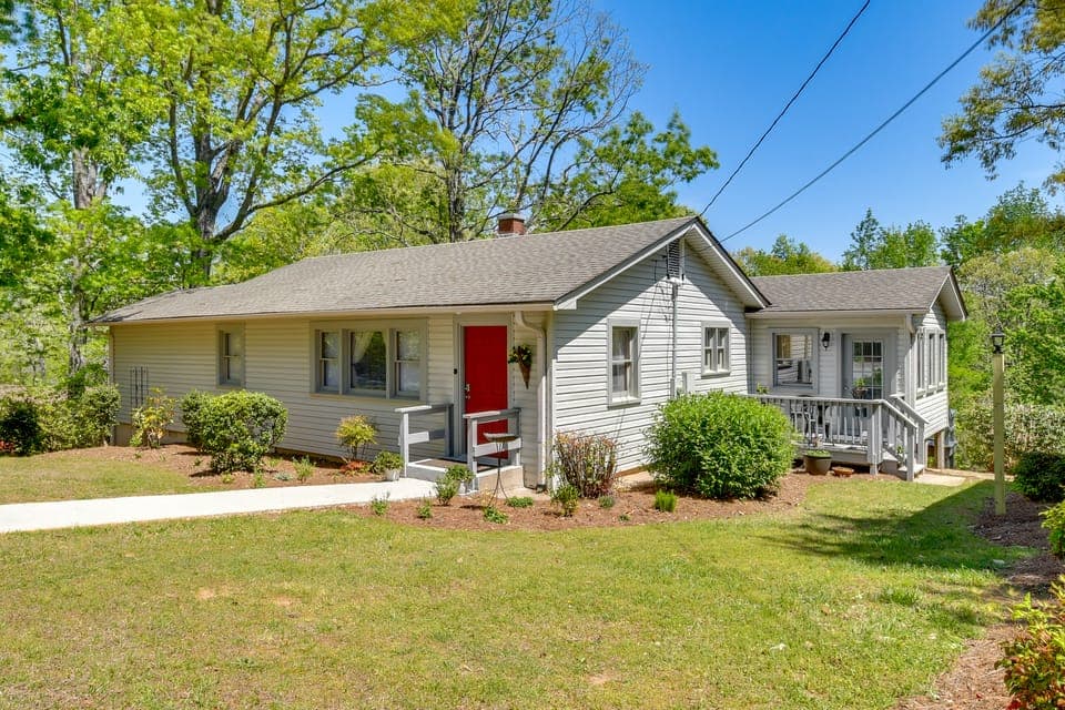 Near Horse Shows & Events! Blissful Tryon Cottage Cottage in Tryon