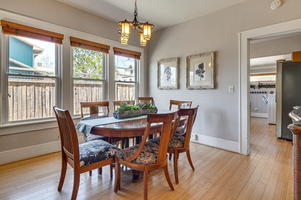 ‘Georgia Belle’ Near Asheville: Mtn Views & Porch House in Weaverville